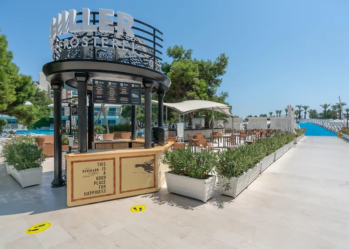 Titanic Deluxe LaraResort Hotel